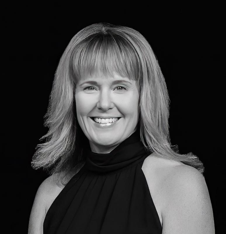 Jennifer Mondoux Awarded for Commitment to the Community